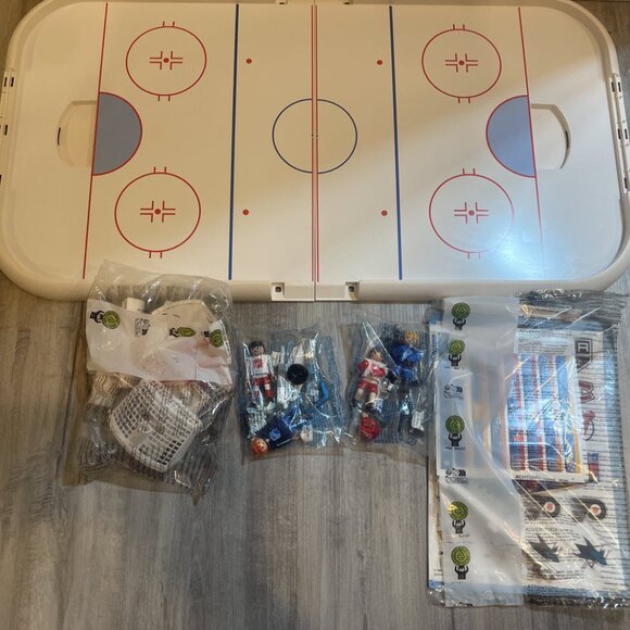 PLAYMOBIL NHL Hockey Arena Board Game - 5068 - Picture 4 of 7